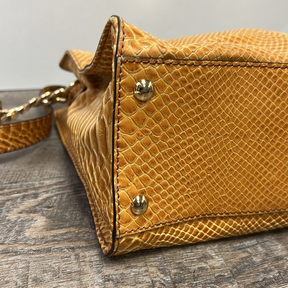 Michael Kors Hamilton Embossed Leather Shoulder Hand Bag - Picture 9 of 13